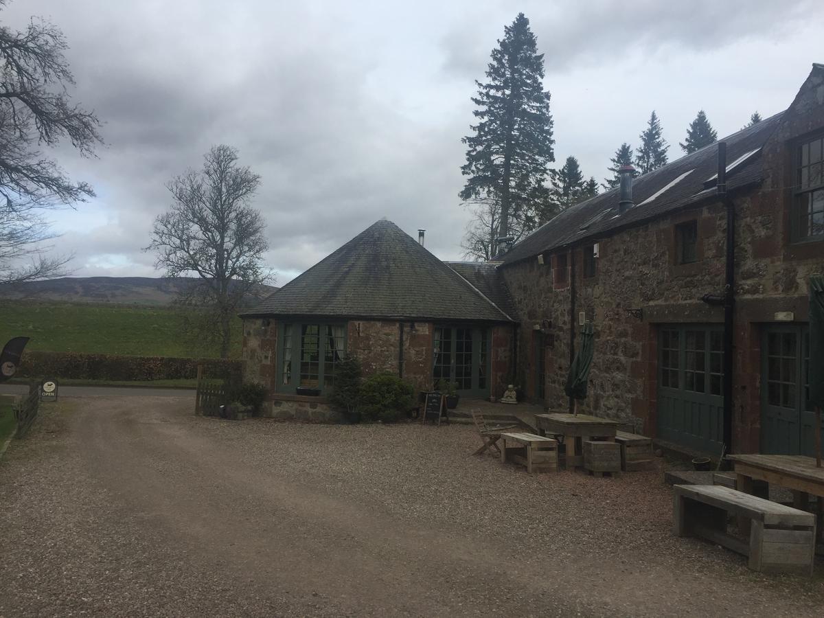 Lodge At Lochside Bridgend of Lintrathen Exterior photo