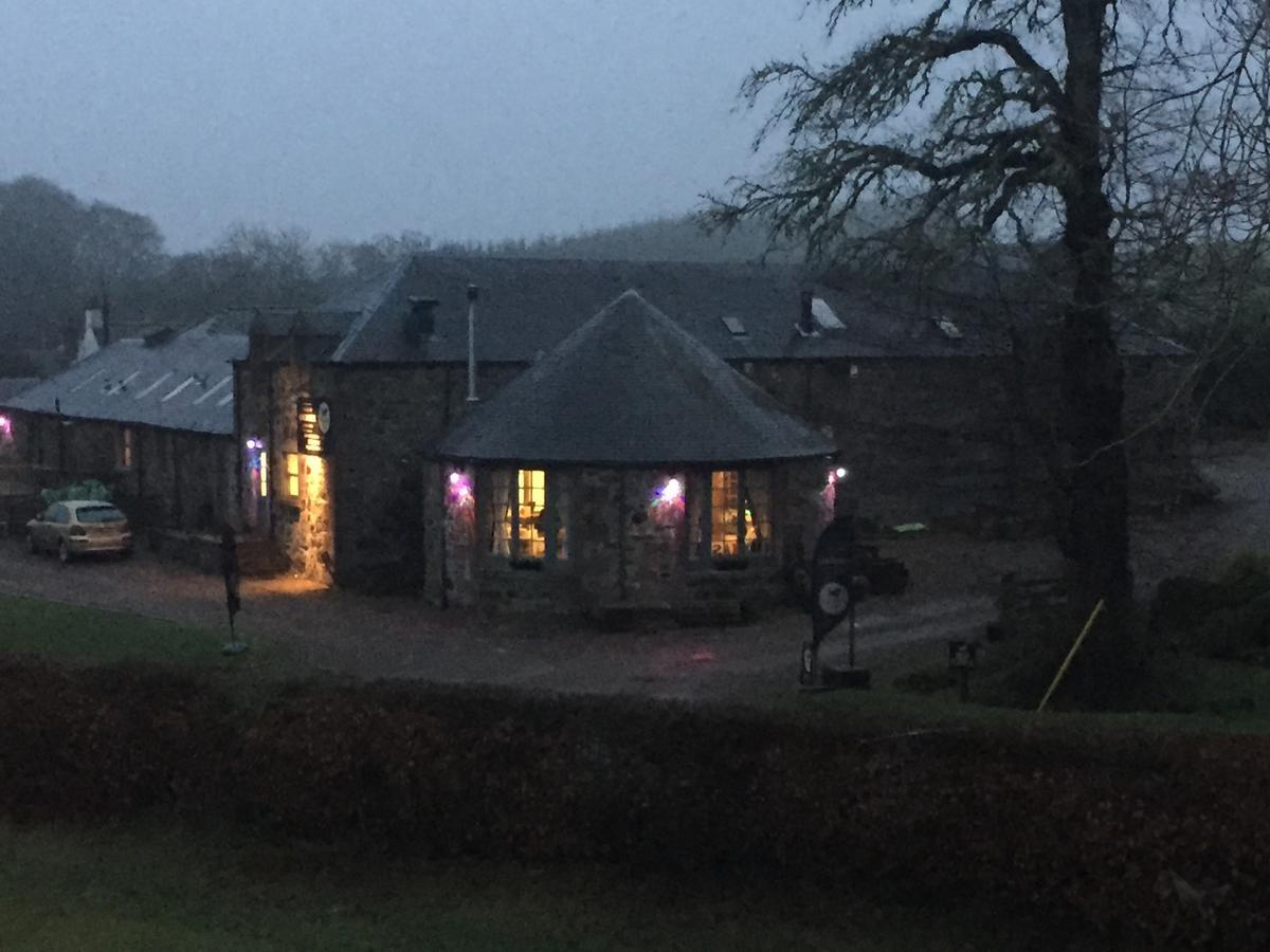 Lodge At Lochside Bridgend of Lintrathen Exterior photo